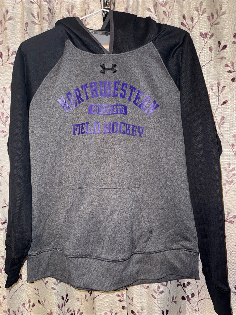Under Armour Gray & Black Northwestern Field Hockey Pullover Hoodie